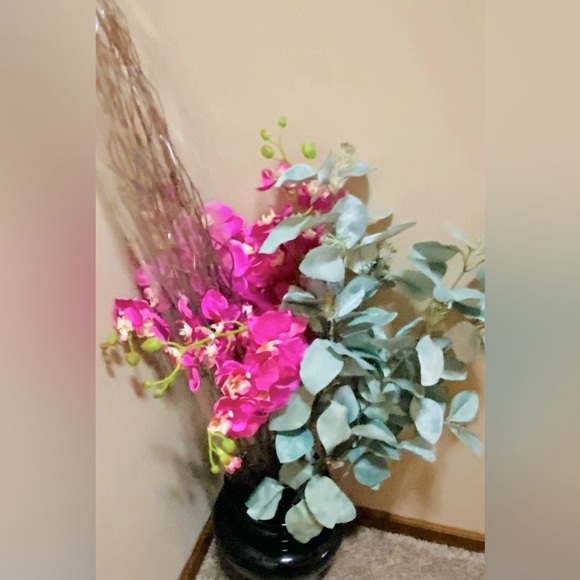 “Hallmark” New/Vintage Glossy Blk. Vase & 9 Pc. Pier 1 Import Quality Fux Silks - Picture 6 of 16